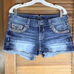 Vigoss “Dublin” Denim Cut-Off Shorts Sz: 9/10 EUC